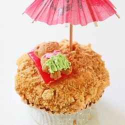 Hula Bear Cupcakes