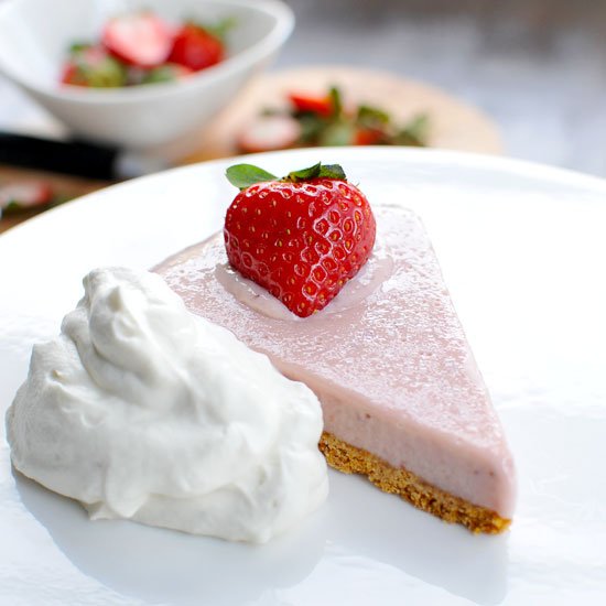 Simple “Strawberry Milk” Icebox Pie