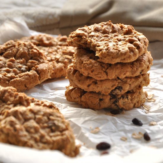 Peanut Butter Raisin Oat Cookies