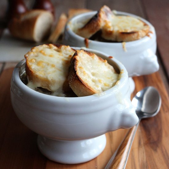 Slow Cooker French-Canadian Onion Soup