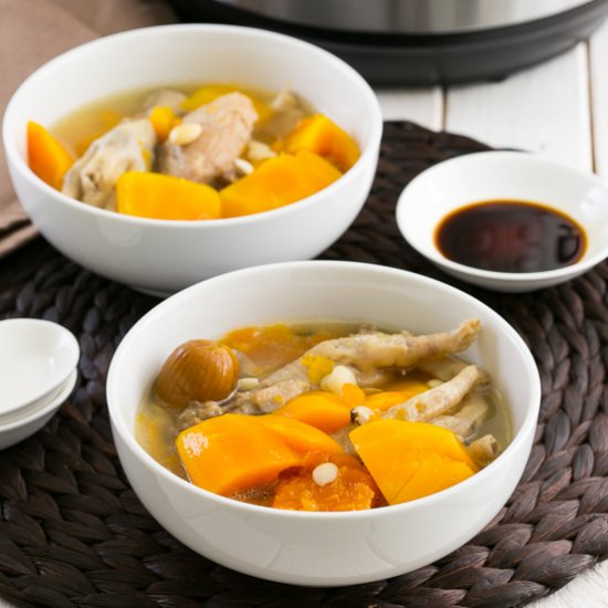 Papaya and Chicken Feet Soup