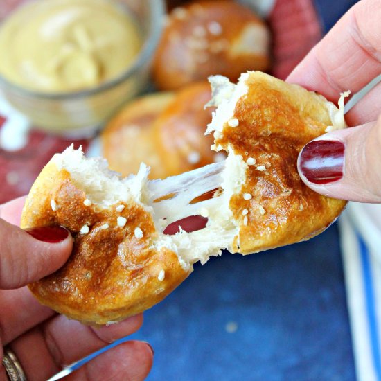 Easy Cheese-Stuffed Pretzel Bites