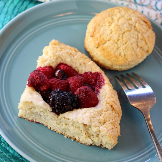 Biscuit berry nests