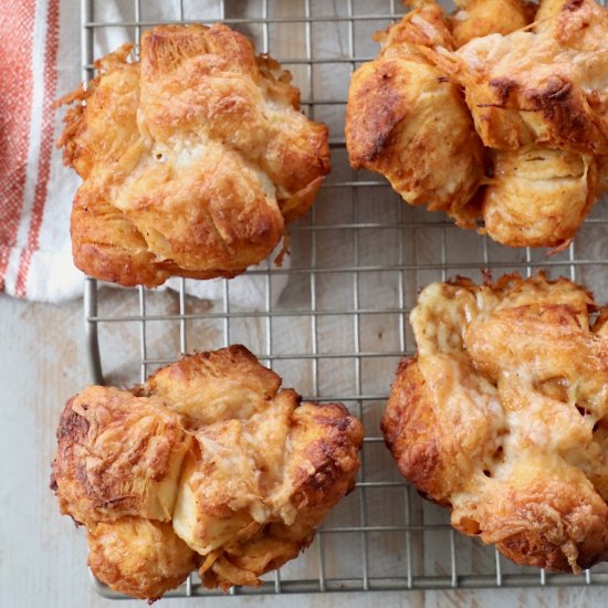 Pull Apart Buffalo Chicken Rolls