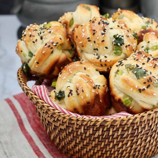 Scallion and Sesame Rolls