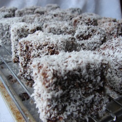 Mini Lamingtons