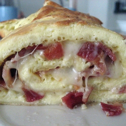 Bacon and Cheddar Omelet Roll