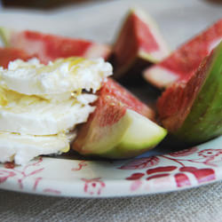 Fresh Figs with Goat Cheese & Honey