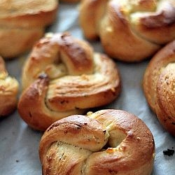 Butterhorn Garlic Knots