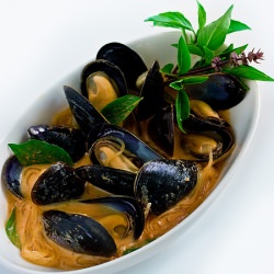 Mussels & Scallops in Lemongrass Curry