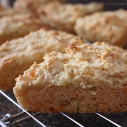 Apple Cheddar Scones