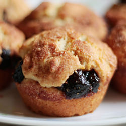 Muffins with Preserved Plums