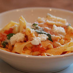 Papardelle With Tomatoes