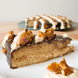 Cashew Gateau