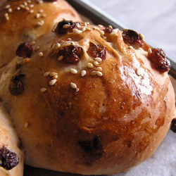 Cinnamon Raisin Buns