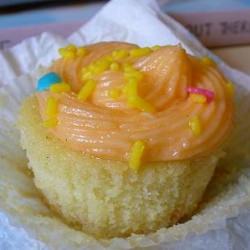 Vanilla Peach Cupcakes