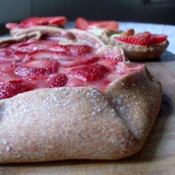 Vegan Lemon Strawberry Tartlettes