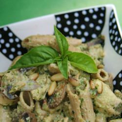 Pesto Pasta Salad with Chicken