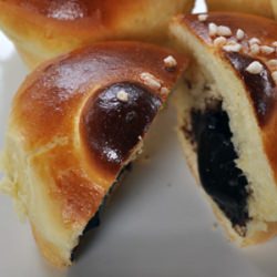 Mini Brioches Filled With Chocolate