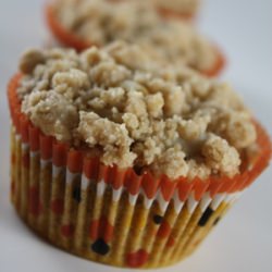 Crumb Topped Pumpkin Muffins