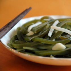 Seaweed and Bean Sprout Salad