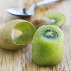 Nifty trick to peeling kiwi fruit!