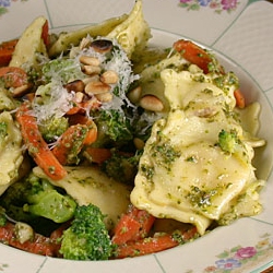 Ravioli with Pesto and Veggies