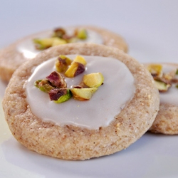 Cinnamon Cookies With Pistachio