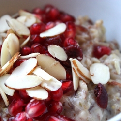 Pomegranate Cranberry Almond Oatmeal