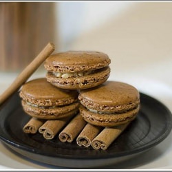 Cinnamon Caramel Macaron