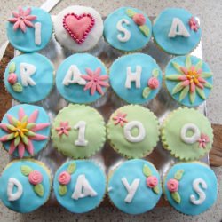 100 Days Anniversary Cupcakes