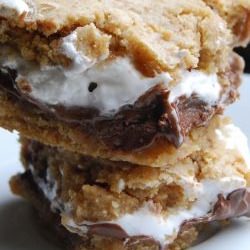 S’mores Cookie Bars