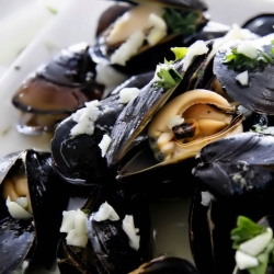 Mussels in White Wine and Garlic