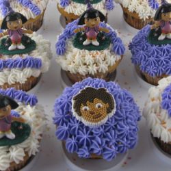 Dora the Explorer Banana Cupcakes