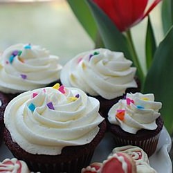 Red Velvet Valentine’s Cupcakes