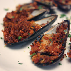 Mussels with Hot Paprika Breadcrumb