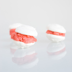 Strawberry Sorbet Meringue Sandwich