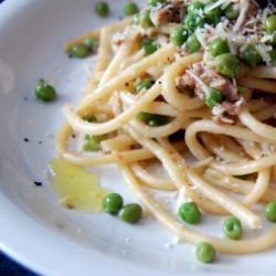 Bucatini with Tuna and Baby Peas