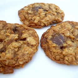 Oatmeal Toffee Chocolate Chip Cookies