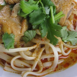 Chicken Curry Laksa with Linguine