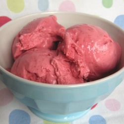 Raspberry Frozen Yogurt