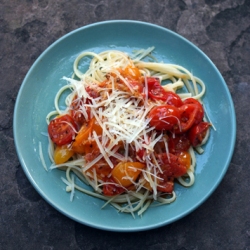 Pasta with Fresh Tomatoes and Basil