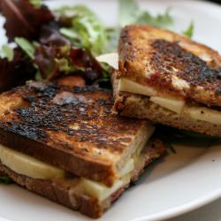 Grilled Cheddar and Apple Sandwich