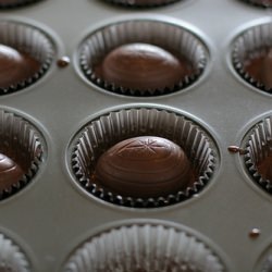 Cadbury Cream Egg Filled Cupcakes