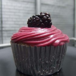 Cupcakes w/ Blackberry Buttercream