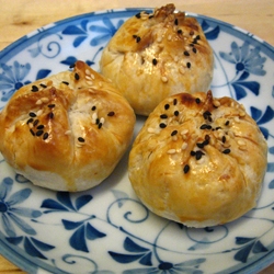 Crispy Bbq Pork Bun/Siu Pau