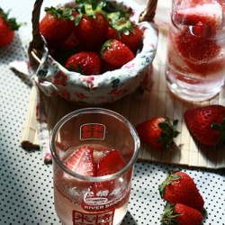 Fizzy Strawberry Drink