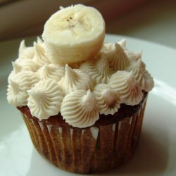 Banana Cupcakes with Honey Cinnamon