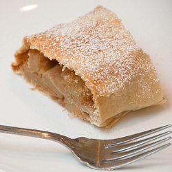 Daring Bakers: Apple Strudel