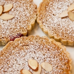 Daring Bakers: Bakewell Tart